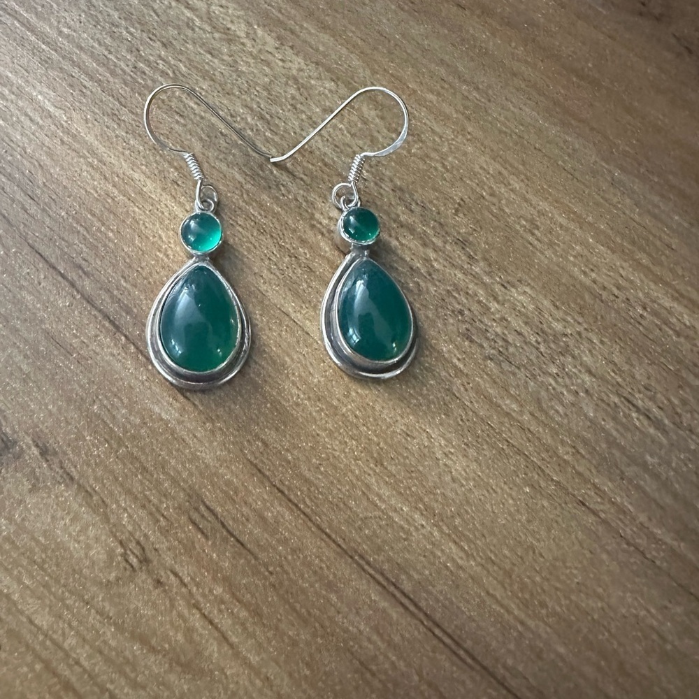 Chic Silver and Green Teardrop Earrings - Picture 2 of 4
